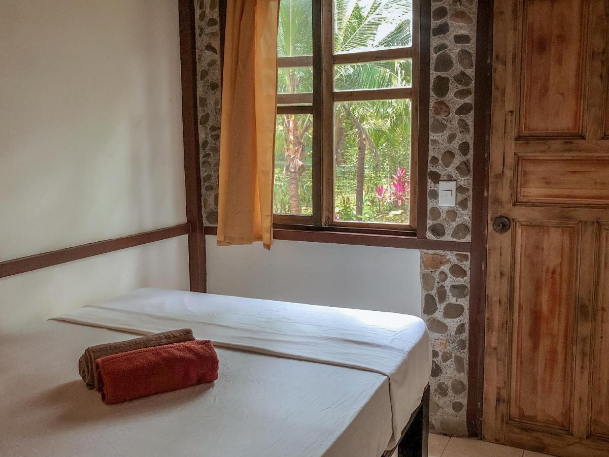 Uvita River Guesthouse Esterno foto