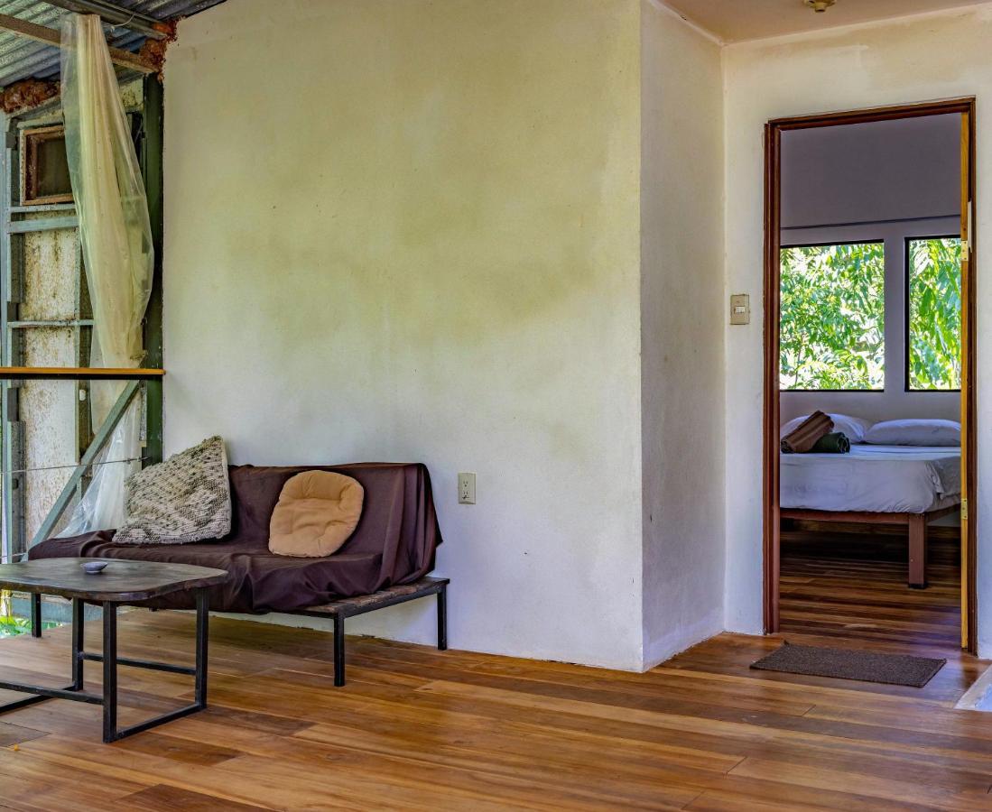 Uvita River Guesthouse Esterno foto