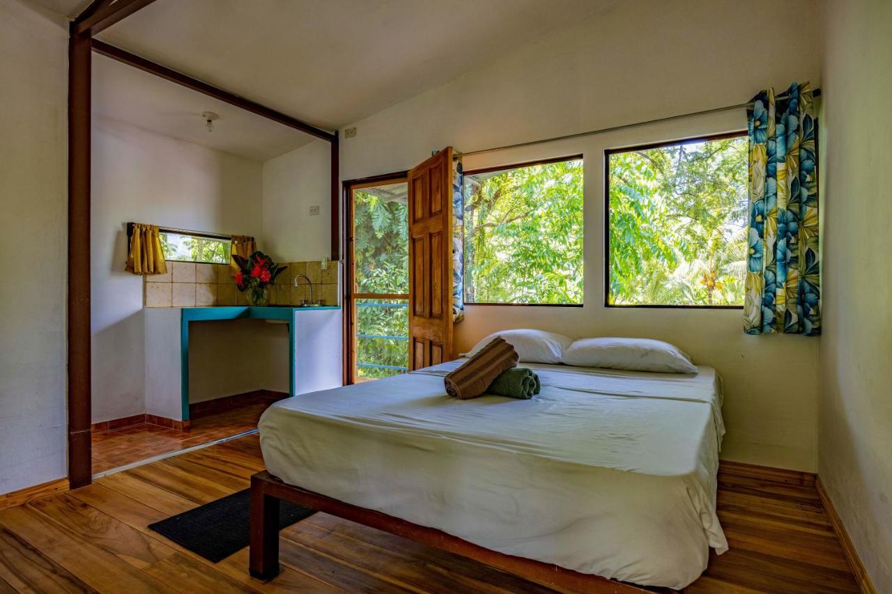 Uvita River Guesthouse Esterno foto